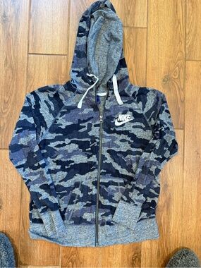 Nike Navy & Gray Camo Zip Hoodie / women’s large